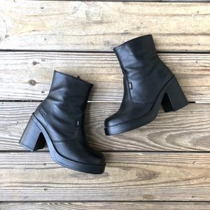 ROC Australia Black Leather Boots Princess Polly